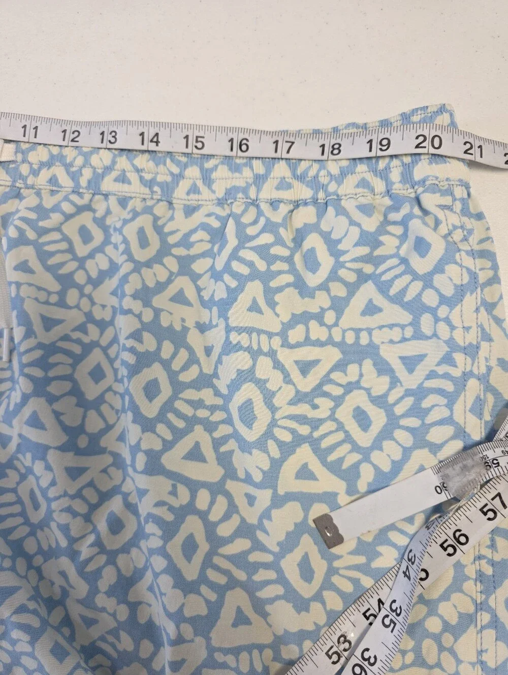 Chubbies Men's 2XL‎ Blue White Geometric Swim Trunks Shorts 5.5